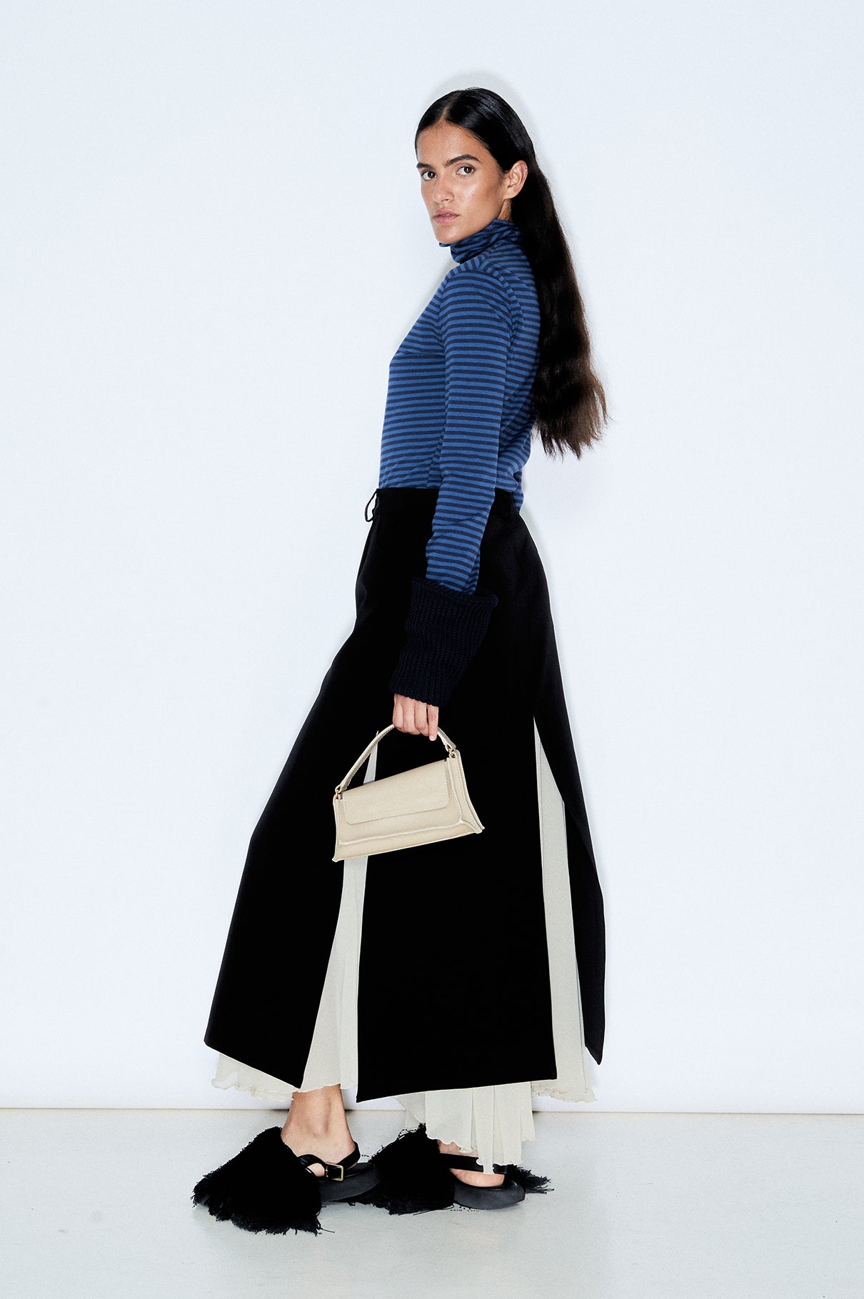 Falda bicolor negra y beige