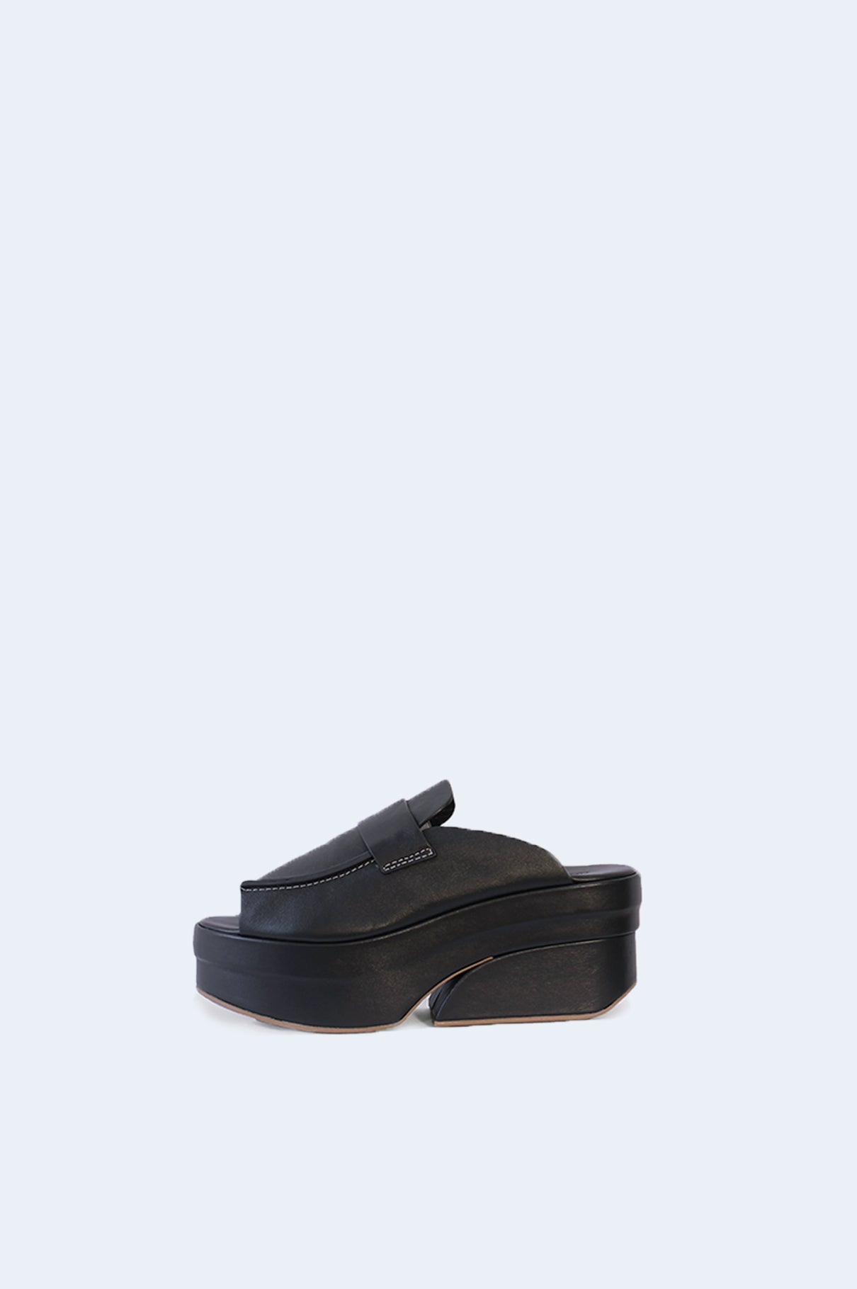 Zueco Negro Piel Plataforma