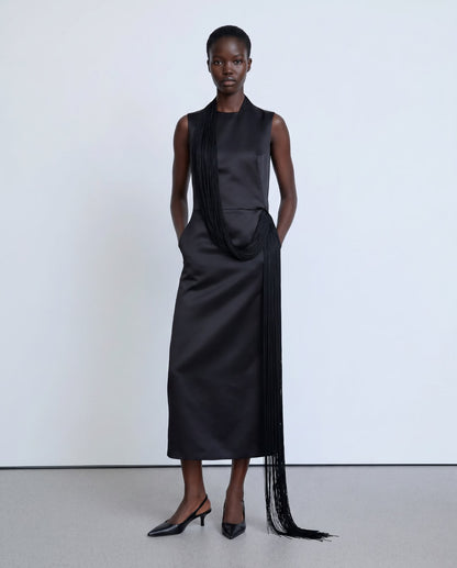Straight-cut black dress with long fringes