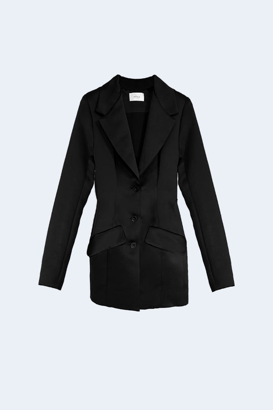 Blazer negra satinada ajustada